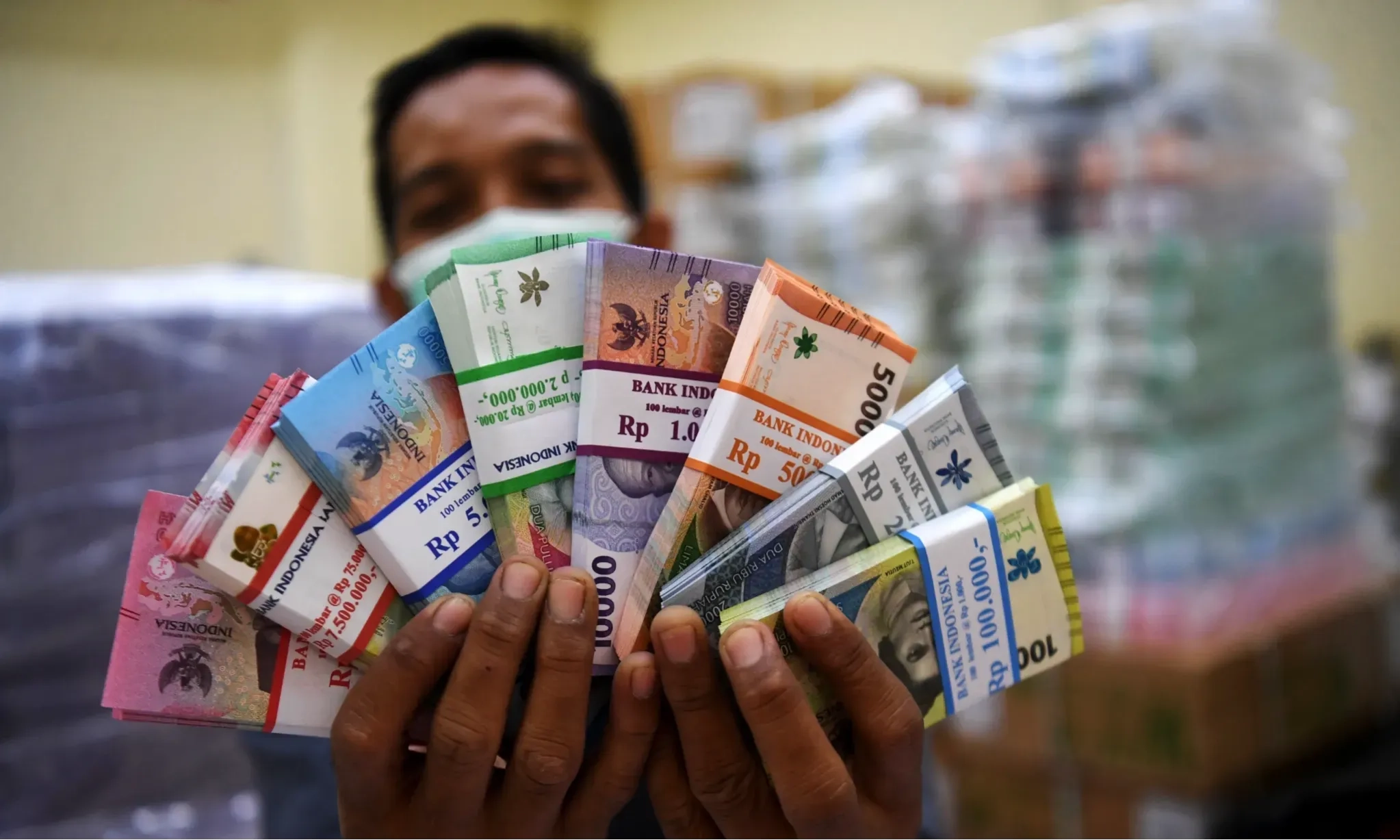 <p id="isPasted">BNI Siapkan Uang Tunai Rp21 Triliun Di Periode Lebaran 2025</p>