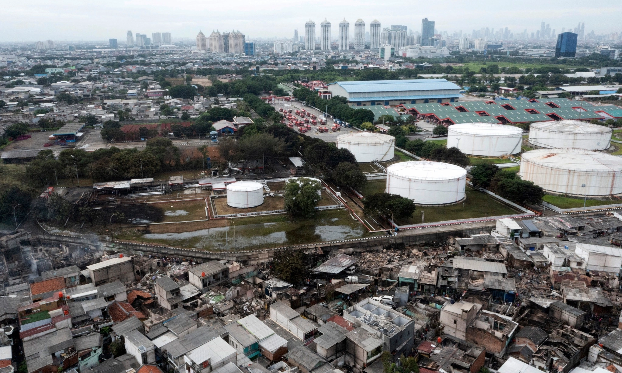 <p>Kejagung Geledah Depo Plumpang Usut Korupsi Pertamina</p>