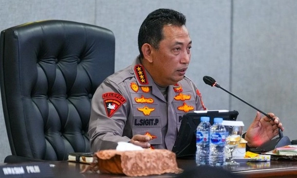 <p>Kapolri Rotasi 1.225 Pati dan Pamen</p>