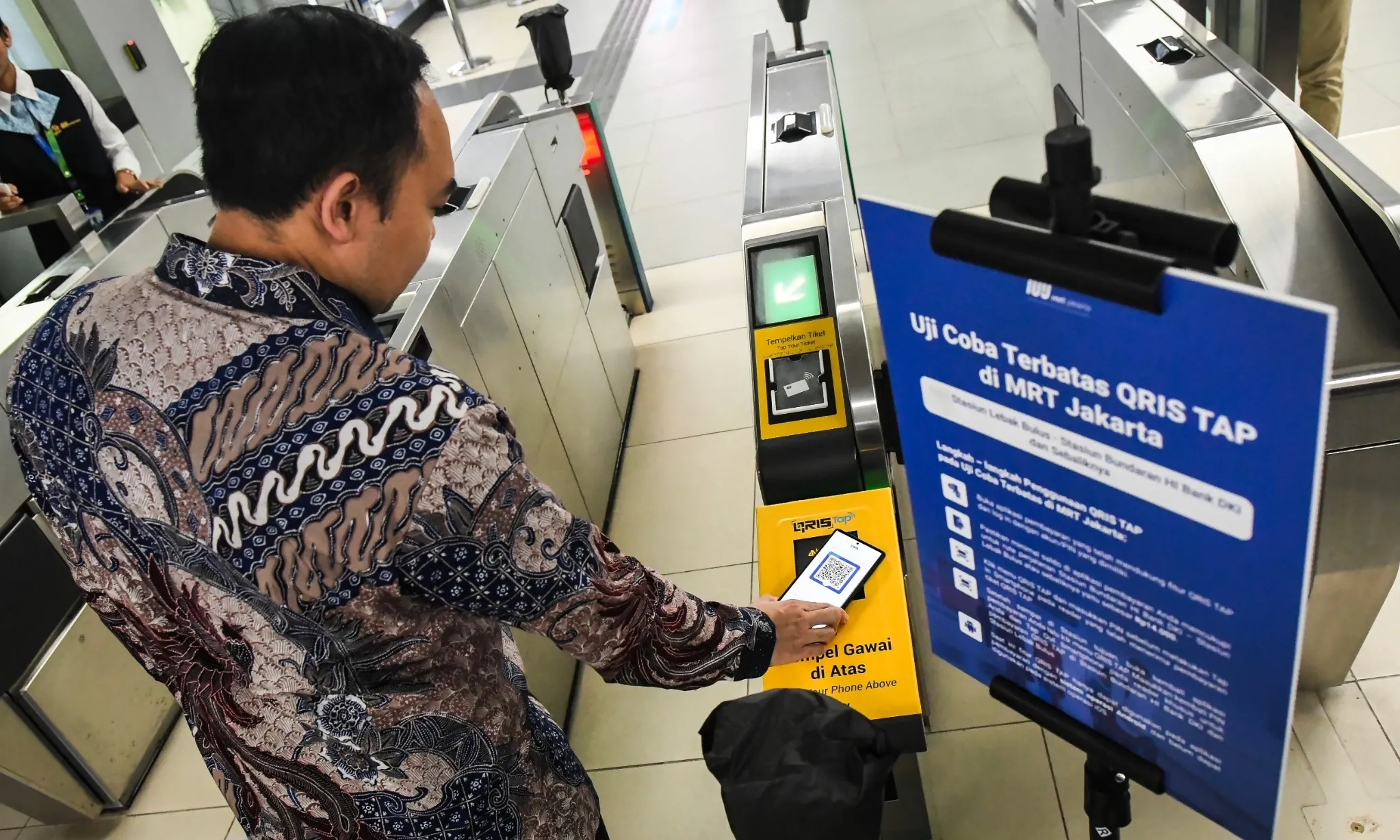 <p>Permudah Pembayaran Digital, BI Resmi Luncurkan QRIS <em>Tap</em></p>