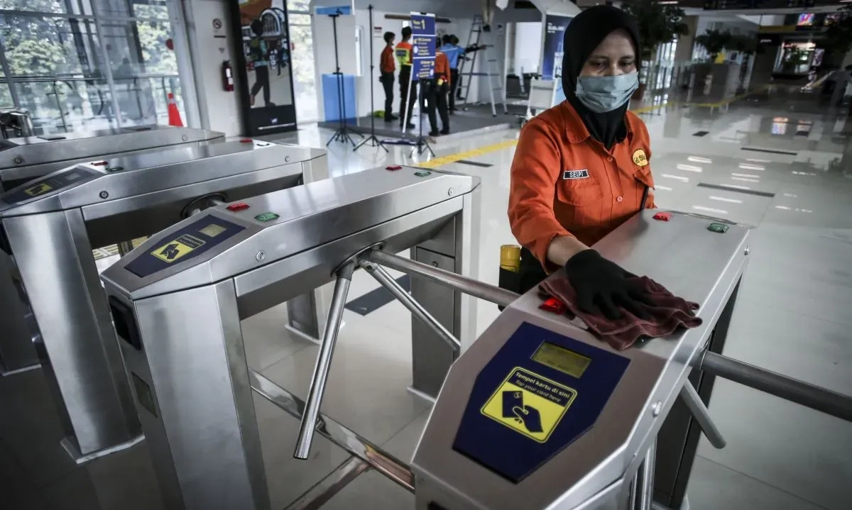 <p dir="ltr" id="isPasted">KRL Belum Dapat Gunakan QRIS Tap, BI: Cuma Masalah Waktu</p>