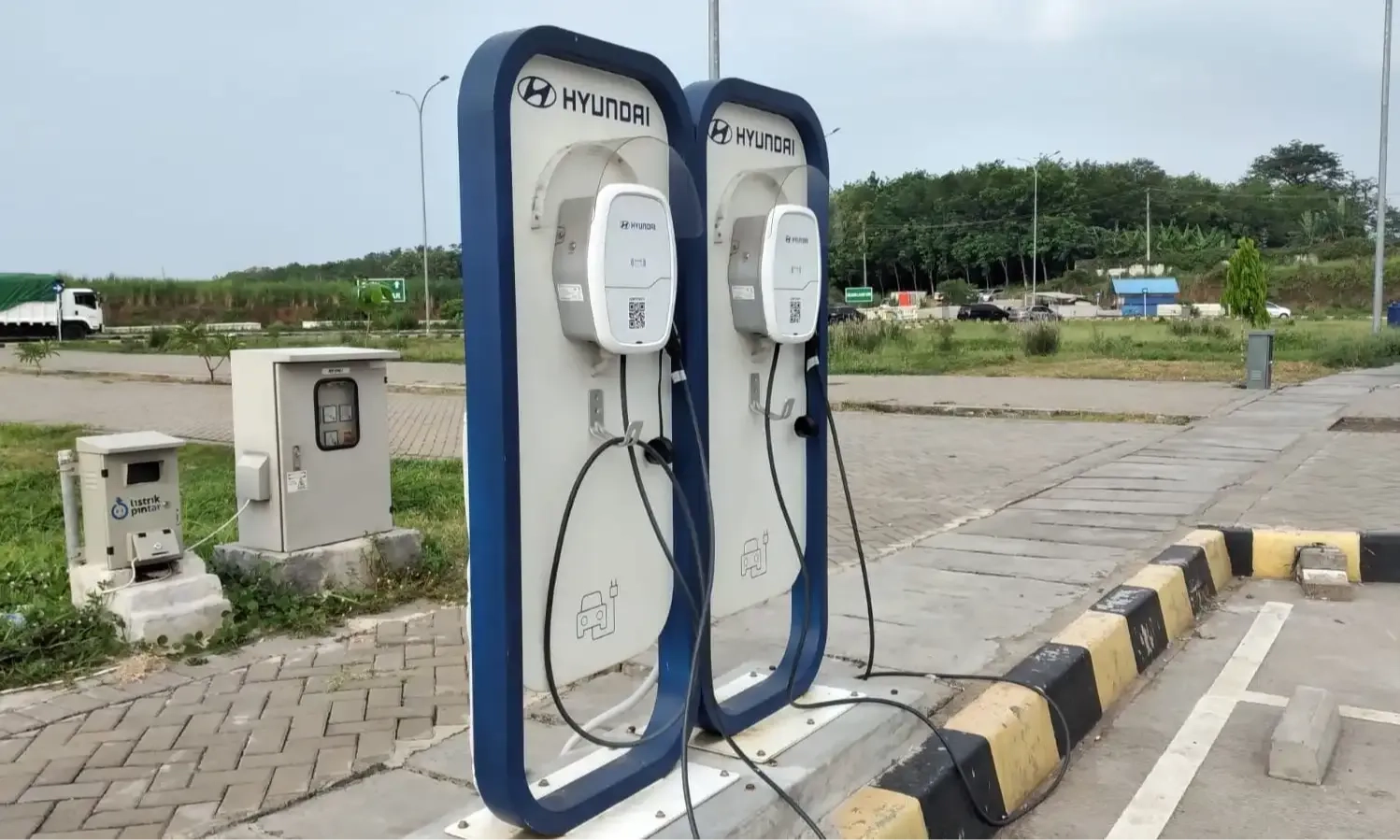 <p id="isPasted">Bos PLN Ungkap Kesiapan SPKLU Layani Pengguna EV Saat Mudik</p>