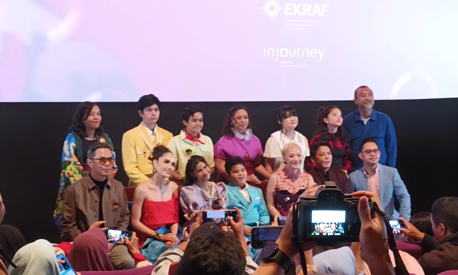 <p>Ariel NOAH Hingga Cinta Laura Berbagi Antusiasme Jadi Pengisi Suara <em>Jumbo</em></p>