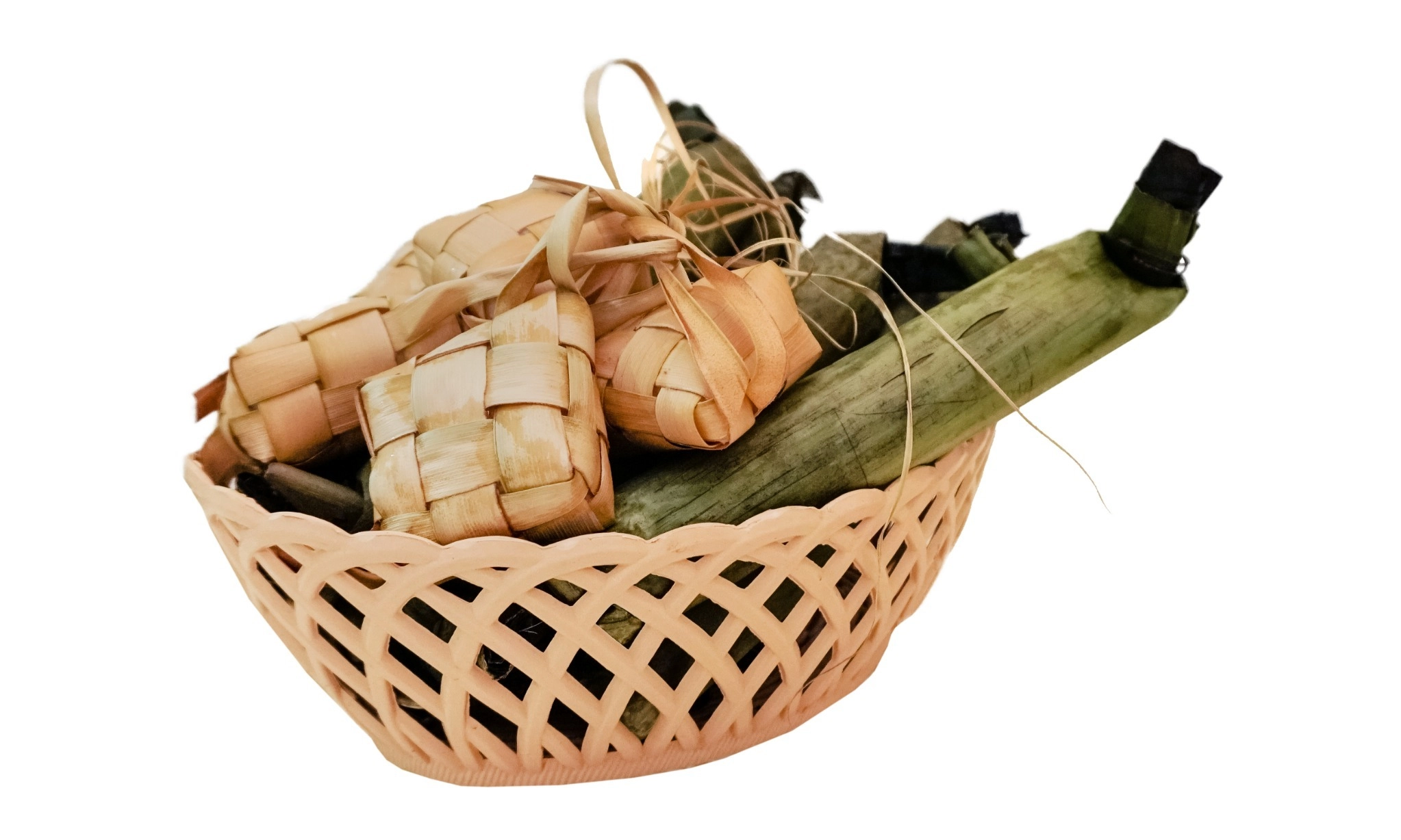 <p>Lontong Dengan Bungkus Plastik Bisa Sebabkan Banyak Gangguan Kesehatan</p>