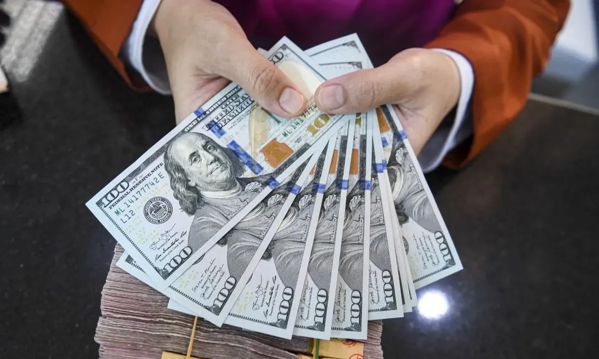 <p id="isPasted">Dukung DHE SDA, Danamon Sediakan Produk Dan Layanan Untuk Eksportir</p>