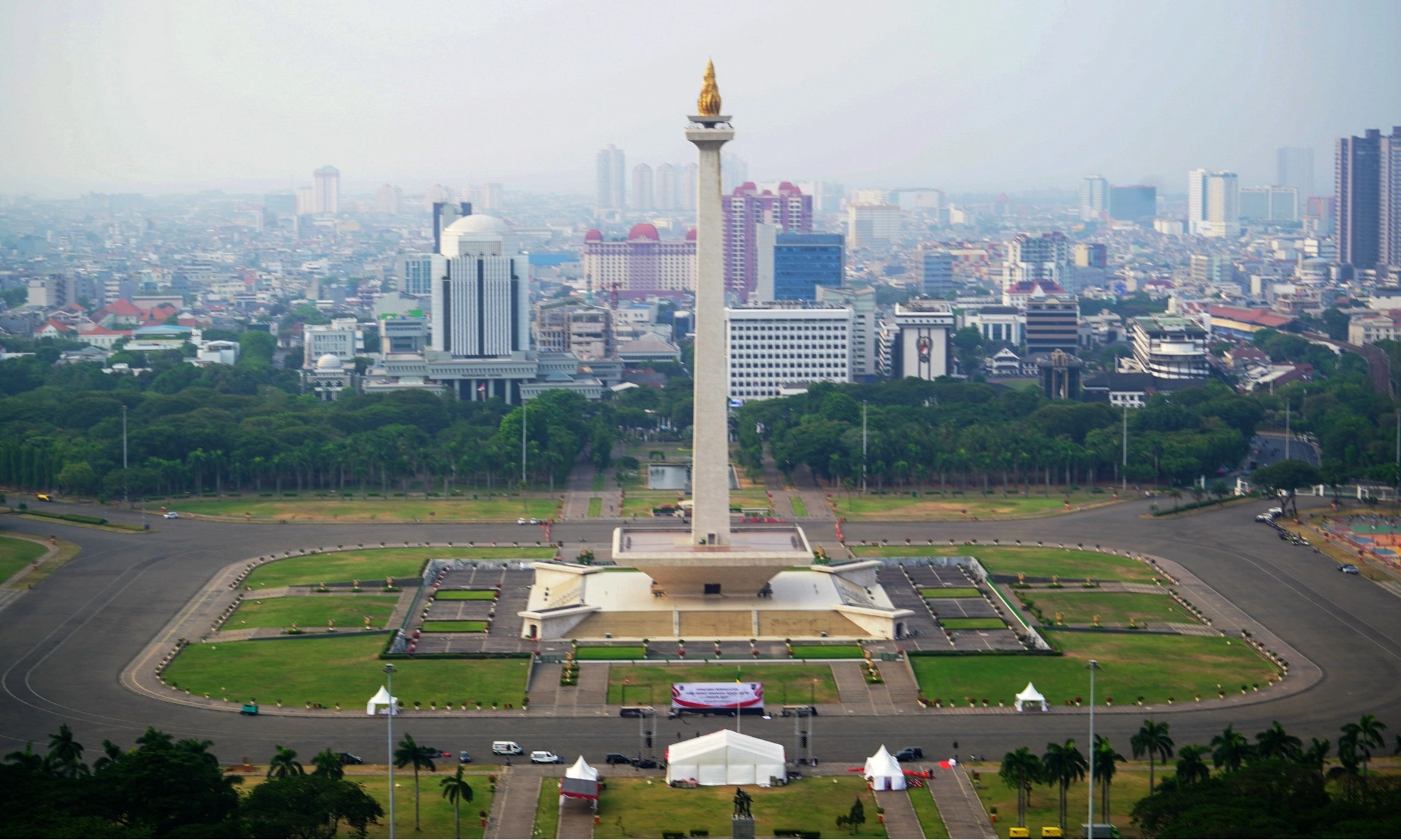 <p>Jakarta Tiru Paris dan Bangkok Tangani Polusi Udara</p>