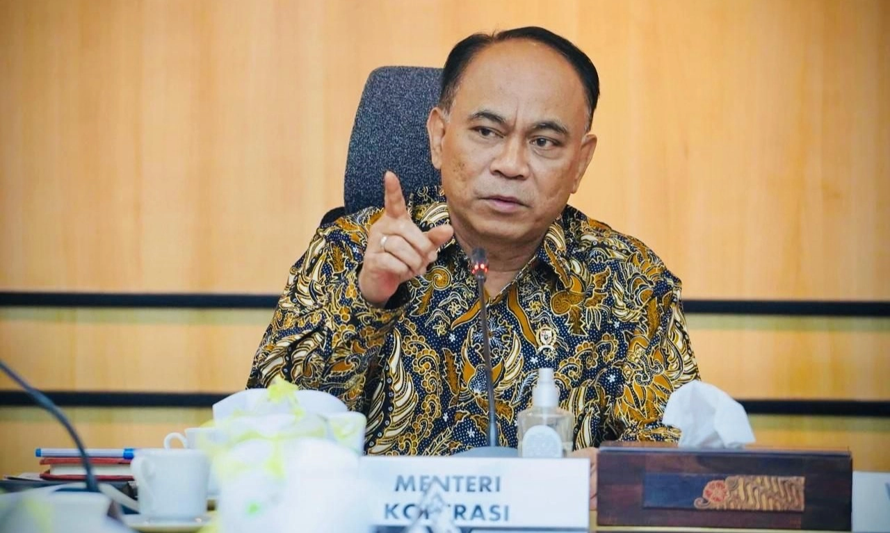 <p id="isPasted">Menkop: IHSG Anjlok Tak Ada Hubungan Dengan Kop Des Merah Putih</p>