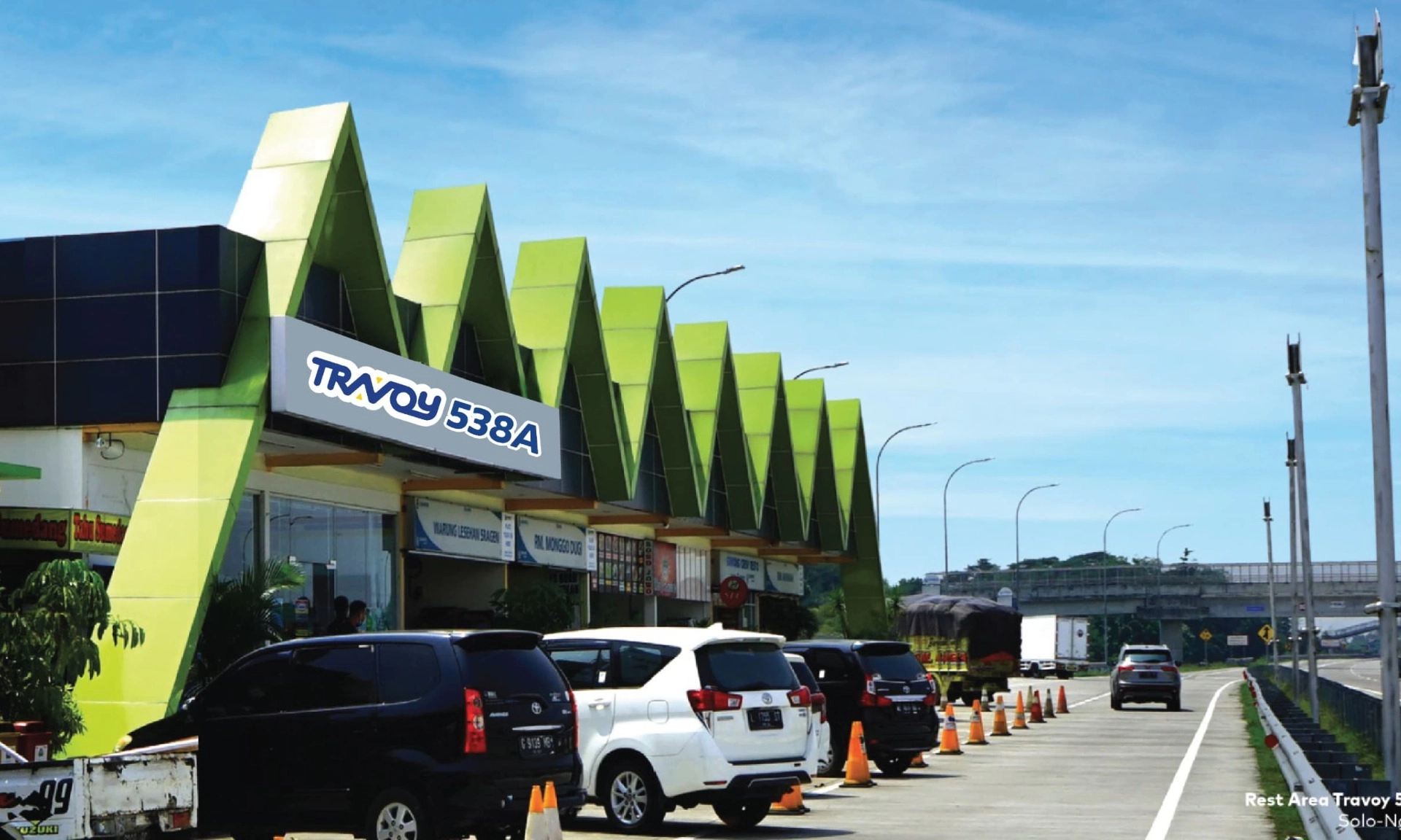 <p id="isPasted">Jelang Libur Lebaran 2025, Jasa Marga Susun Alur Khusus Di Rest Area Travoy</p>