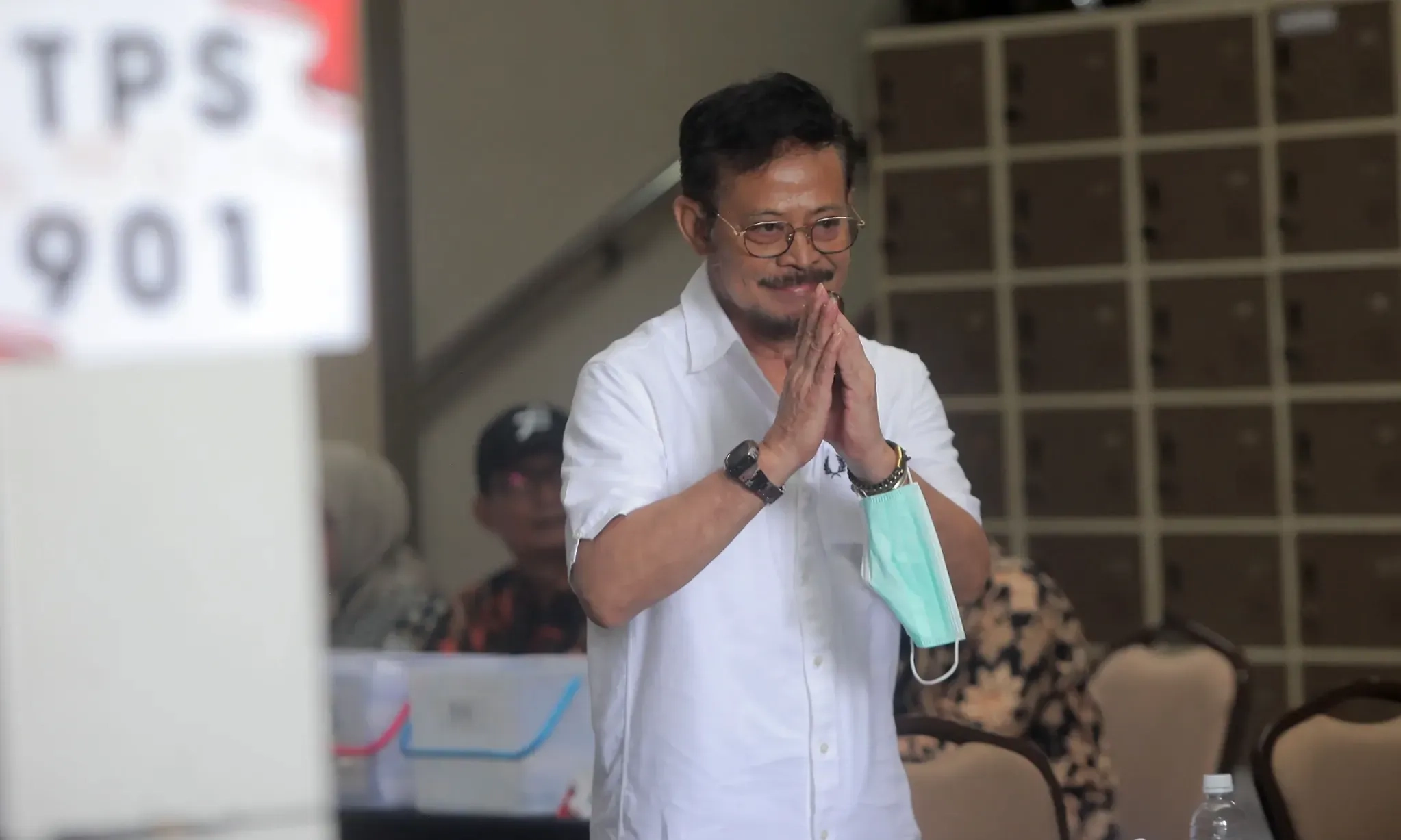 <p>KPK Duga SYL Pakai Hasil Korupsi Bayar Jasa <em>Visi Law Office</em>&nbsp;</p>