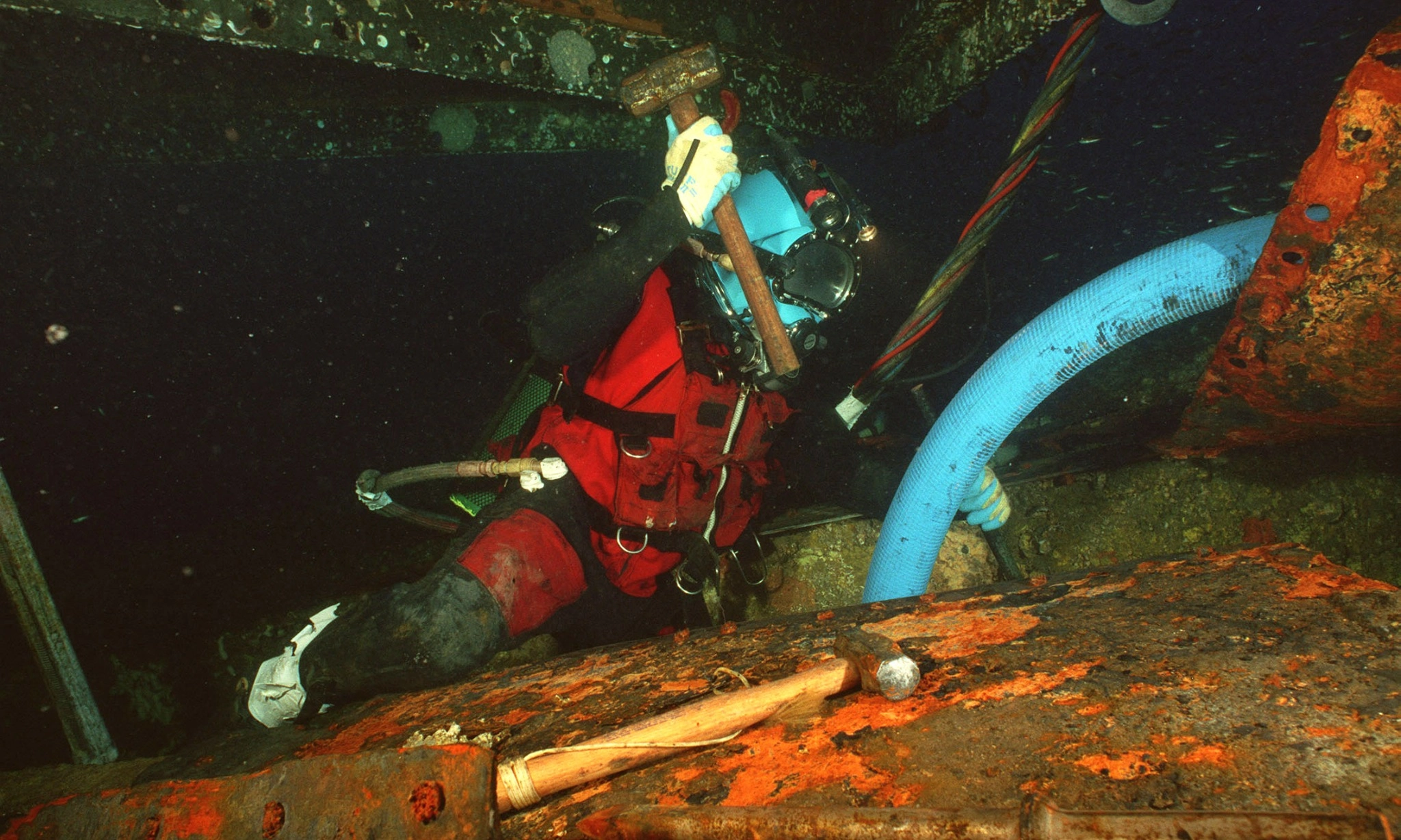 <p><em>Saturation Diving,&nbsp;</em>Saat Menyelam Menjadi Profesi Dengan Upah Besar</p>