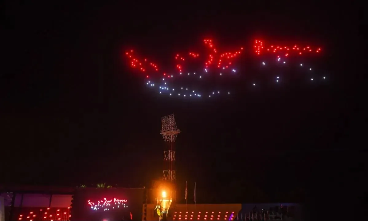 <p>Drone Show Diprediksi Jadi Media Hiburan Dan <em>Advertising</em> Masa Depan</p>