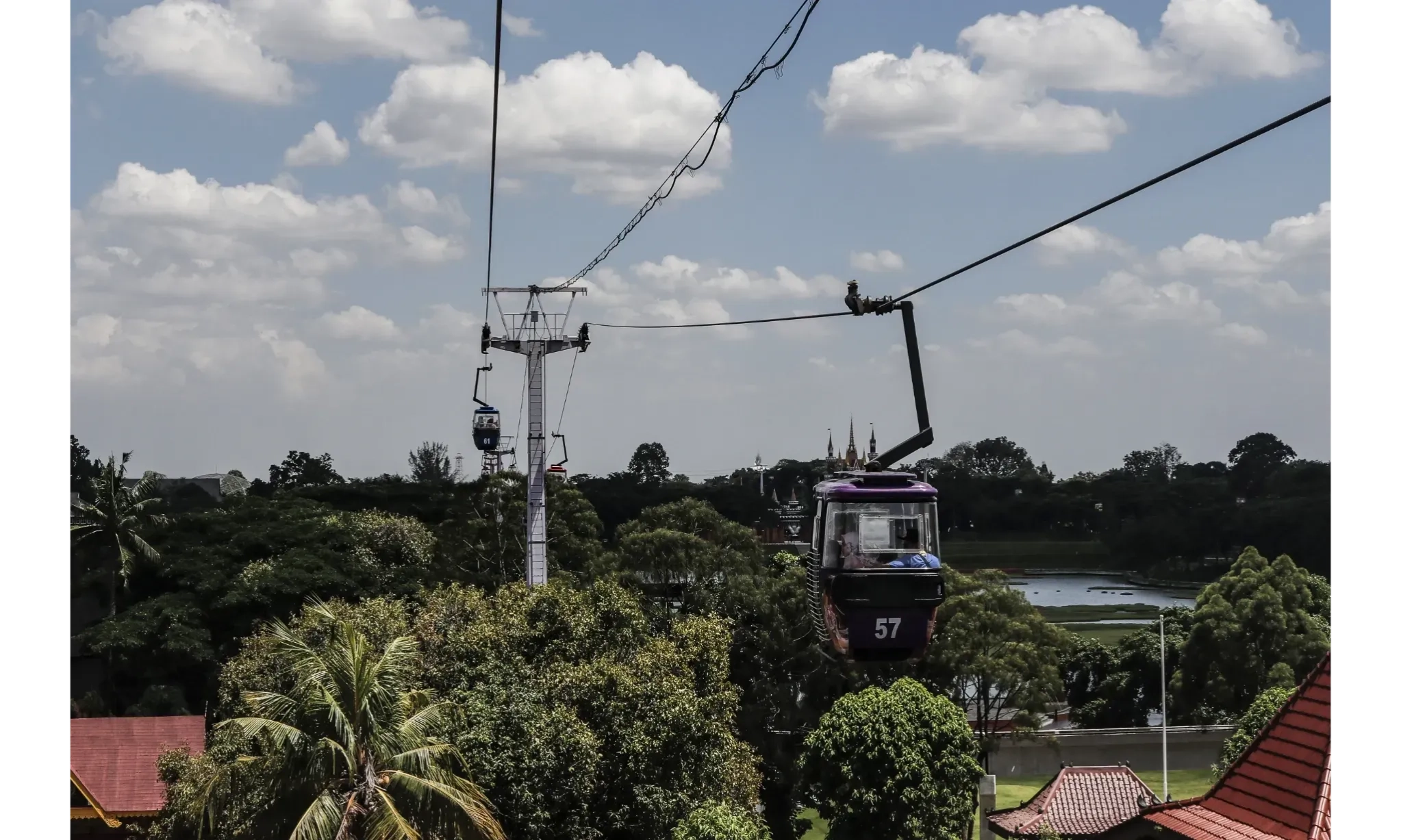 <p>Keseruan Libur Lebaran Di Taman Mini</p>