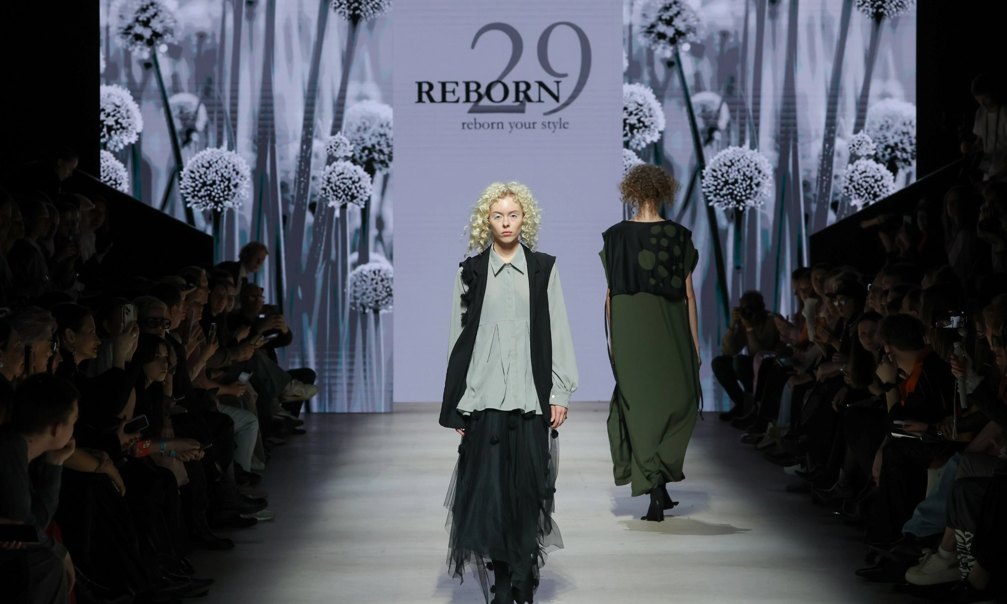 <p id="isPasted">Reborn29 Perkenalkan Kain Khas Baduy Di Moscow Fashion Week</p>