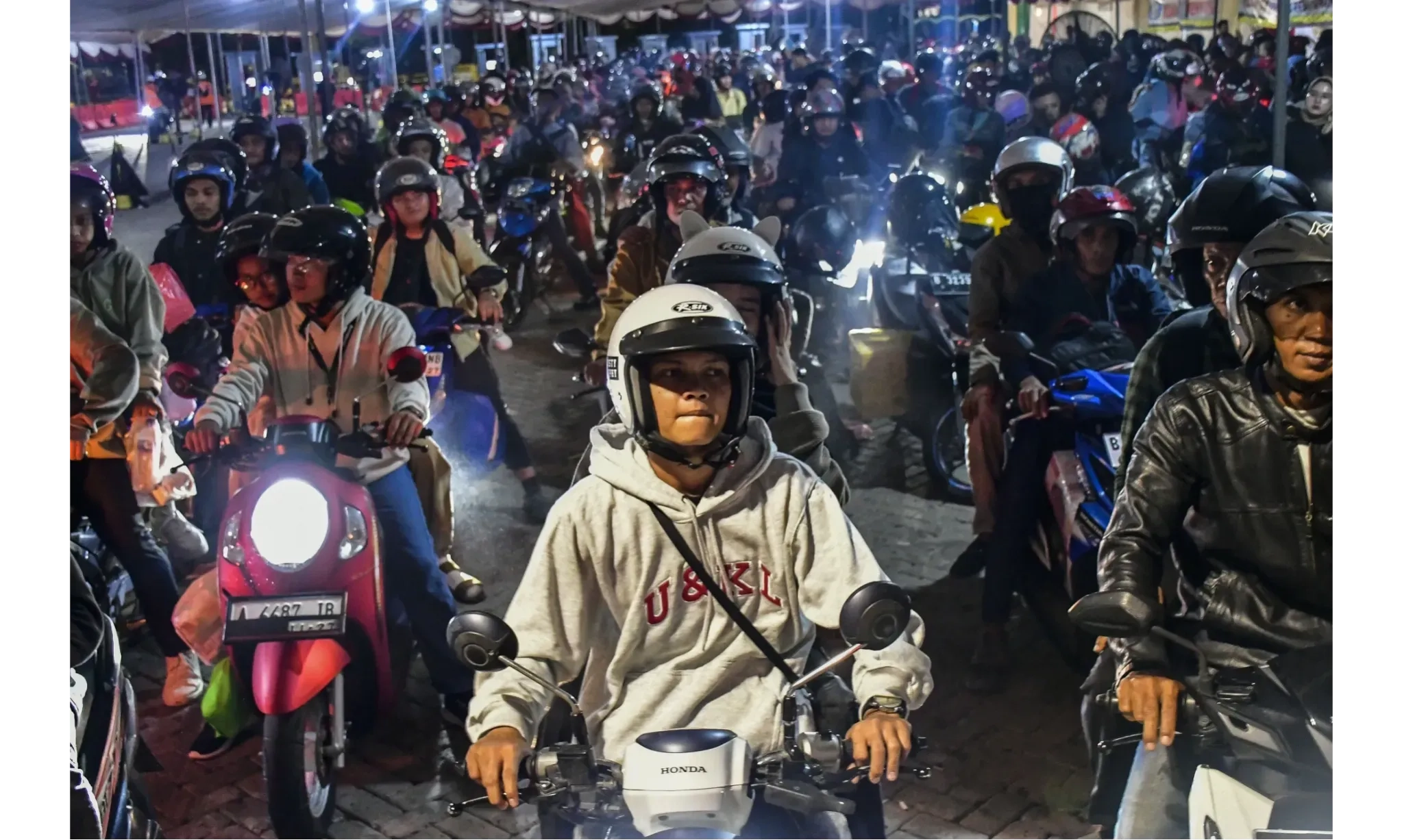 <p>Menhub Nilai WFA Urai Kemacetan Mudik Lebaran</p>