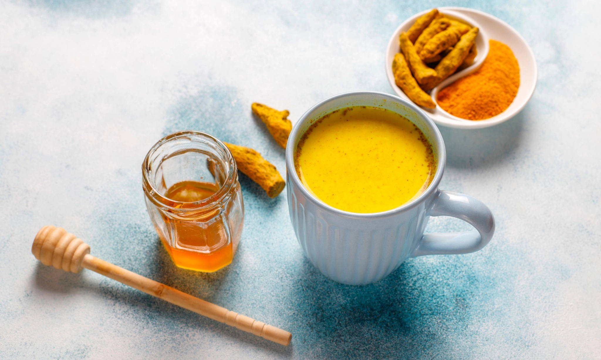 <p>Khasiat Kunyit Dan Madu, Dari Antioksidan Sampai Turunkan Berat Badan</p>