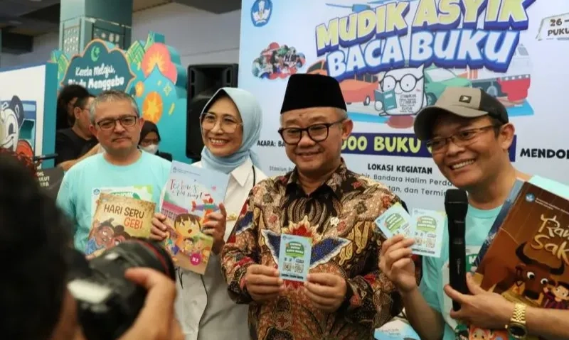 <p>20 Ribu Buku Bacaan Dibagikan Untuk Pemudik</p>