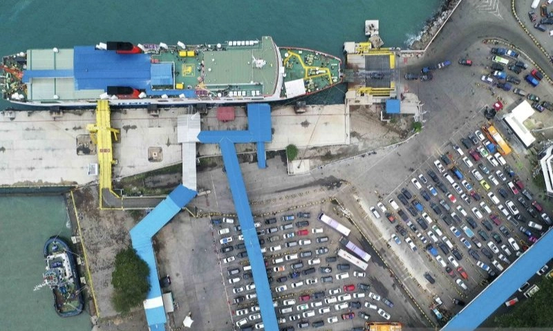 <p>ASDP: 501.112 Orang Menyeberang Ke Sumatra Periode H-10 Hingga H-4 Lebaran</p>