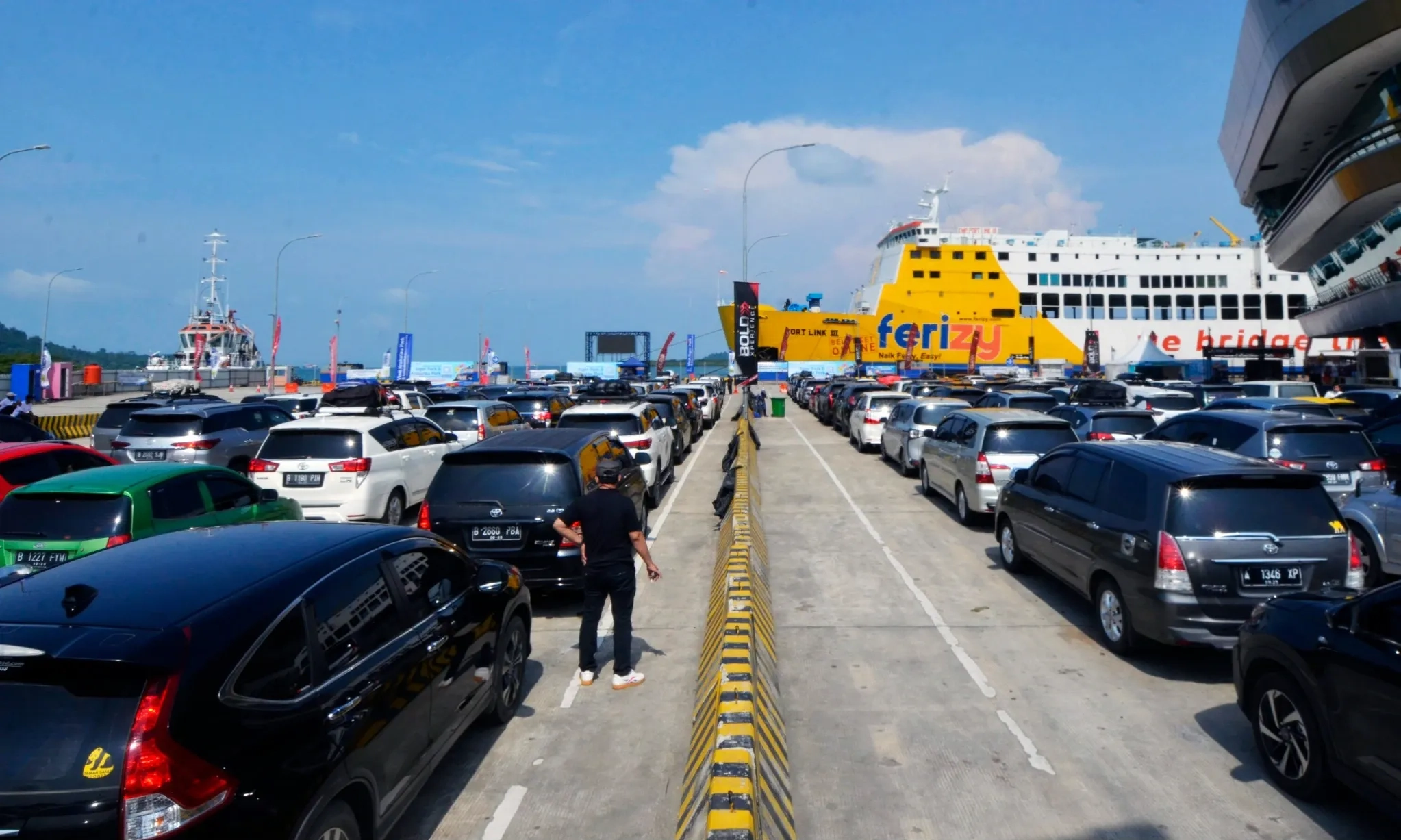 <p>Polda Lampung Terapkan <em>Delay System&nbsp;</em>Di Bakauheni</p>