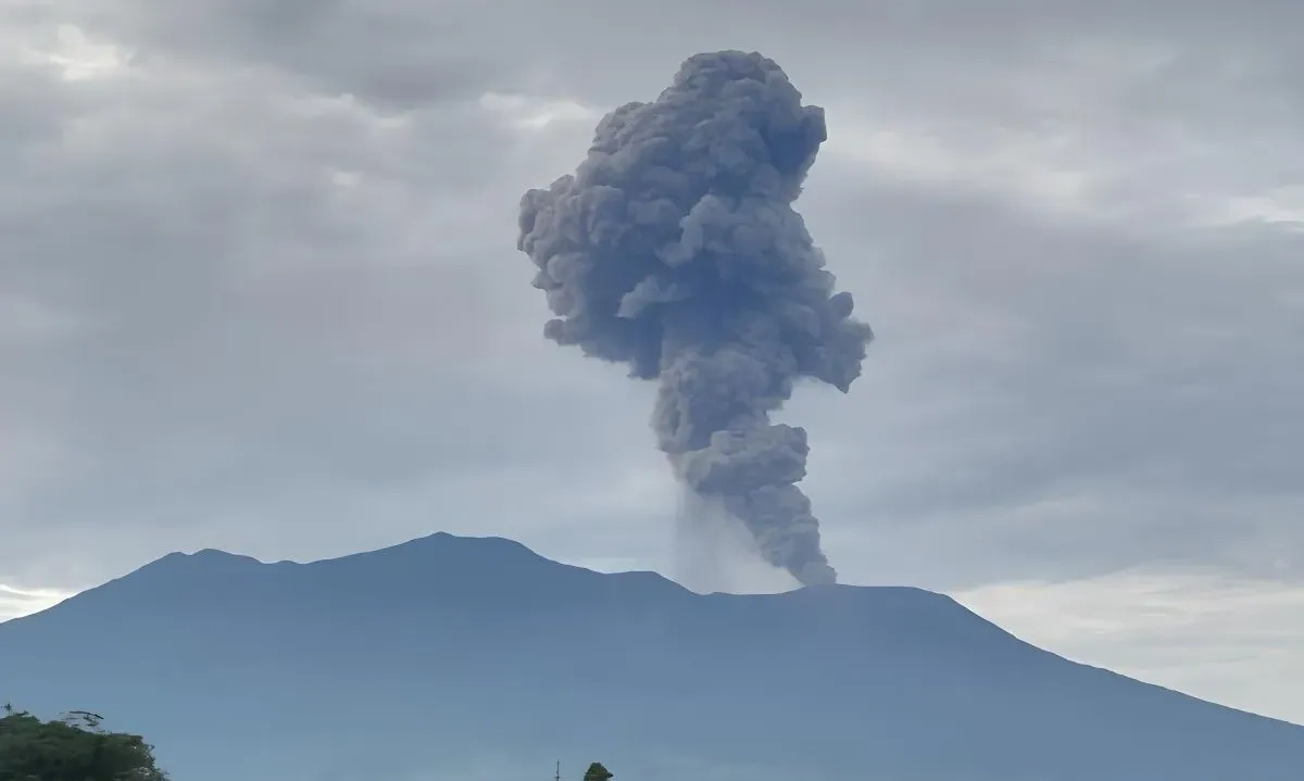 <p>Erupsi Gunung Marapi, Ini Penjelasan Badan Geologi</p>