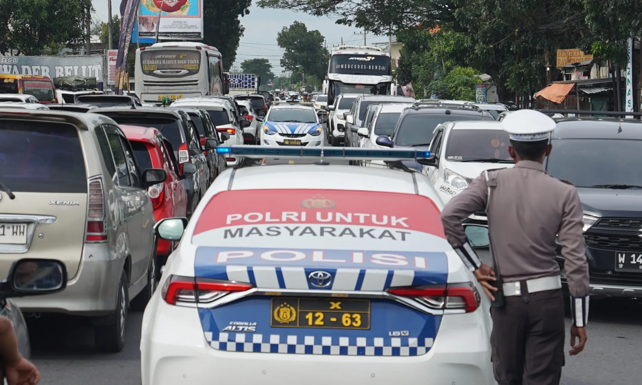 <p>Sering Disepelekan, Perkakas Ini Wajib Ada Mobil Saat Perjalanan Jauh</p>