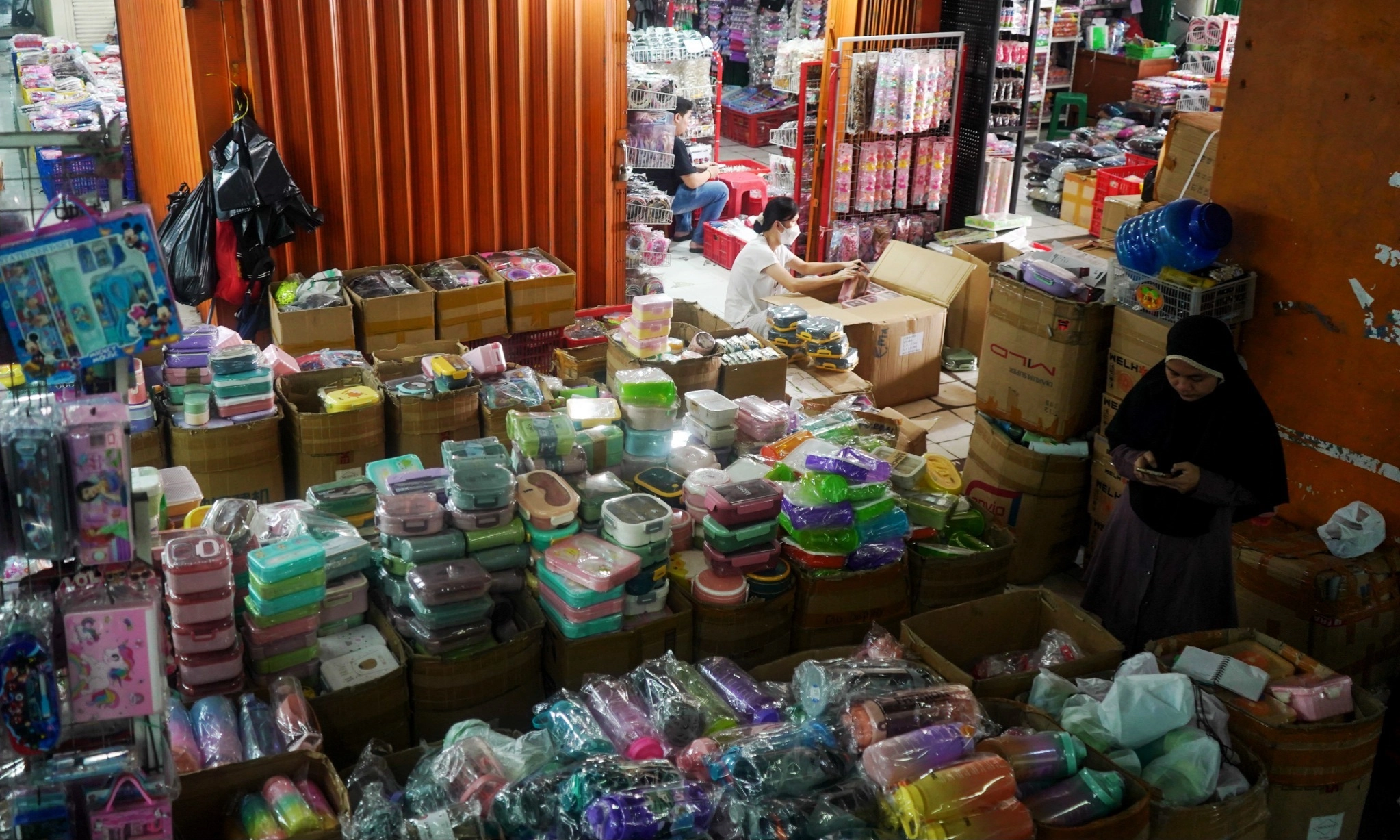 <p id="isPasted">Hasil Pertanian Dorong Inflasi Perdagangan Besar Maret 2025 Jadi 0,75%</p>