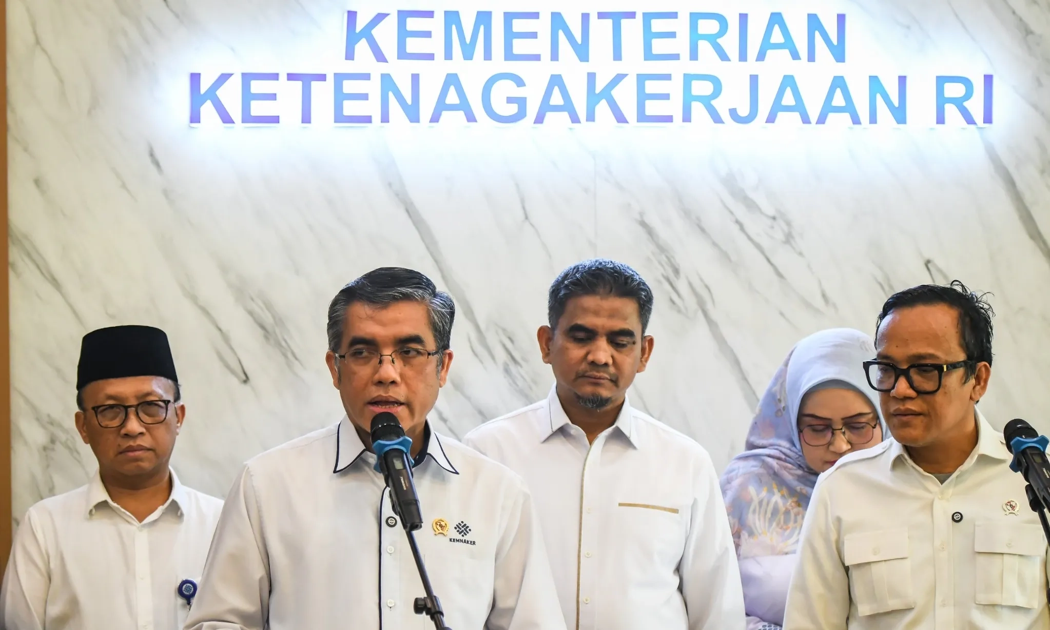 <p id="isPasted">Soal PHK Buruh Yihong Novatex, Menaker Tunggu Laporan Dinas Ketenagakerjaan</p>