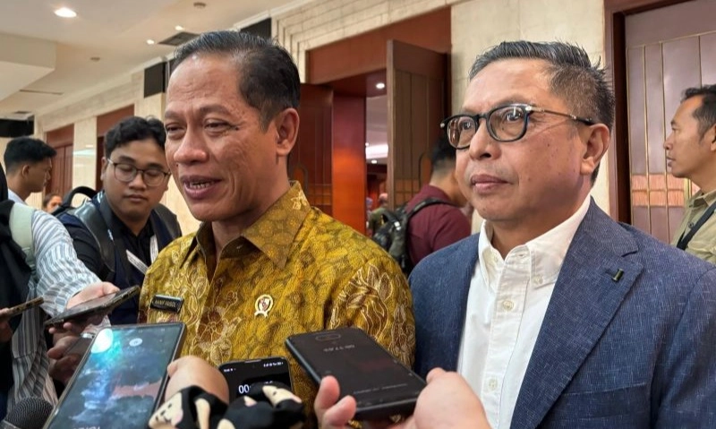 <p>Menteri LH Minta Kawasan Industri Percepat Konversi Energi</p>