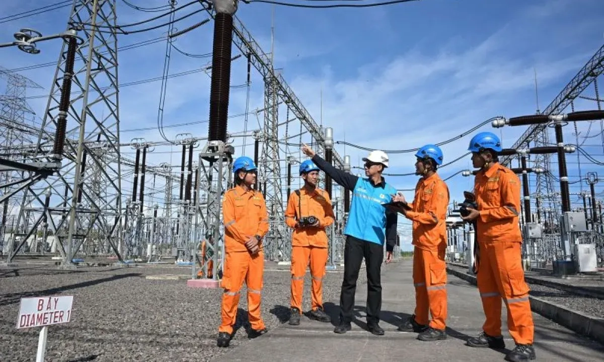 <p>PLN Hasilkan Lebih Dari 635 GWh Listrik Bersih Selama Ramadan-Idulfitri 2025</p>