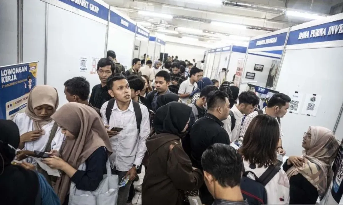 <p dir="ltr" id="isPasted">Menagih Janji Tersedianya 19 Juta Lapangan Kerja</p>