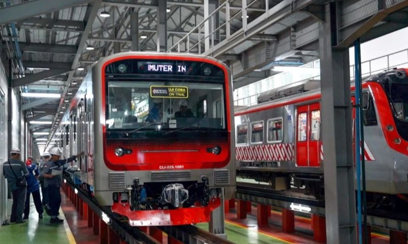 <p id="isPasted">PT INKA Uji Coba KRL Pesanan KAI Commuter Di Lintas Jabodetabek</p>