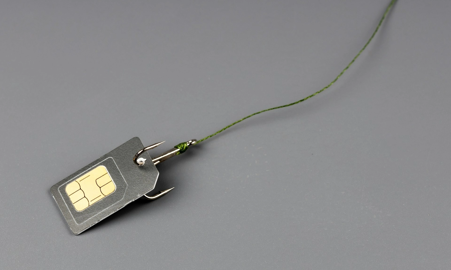 <p>Menakar Tantangan Keamanan Di Balik Minat Negara Pada e-SIM</p>