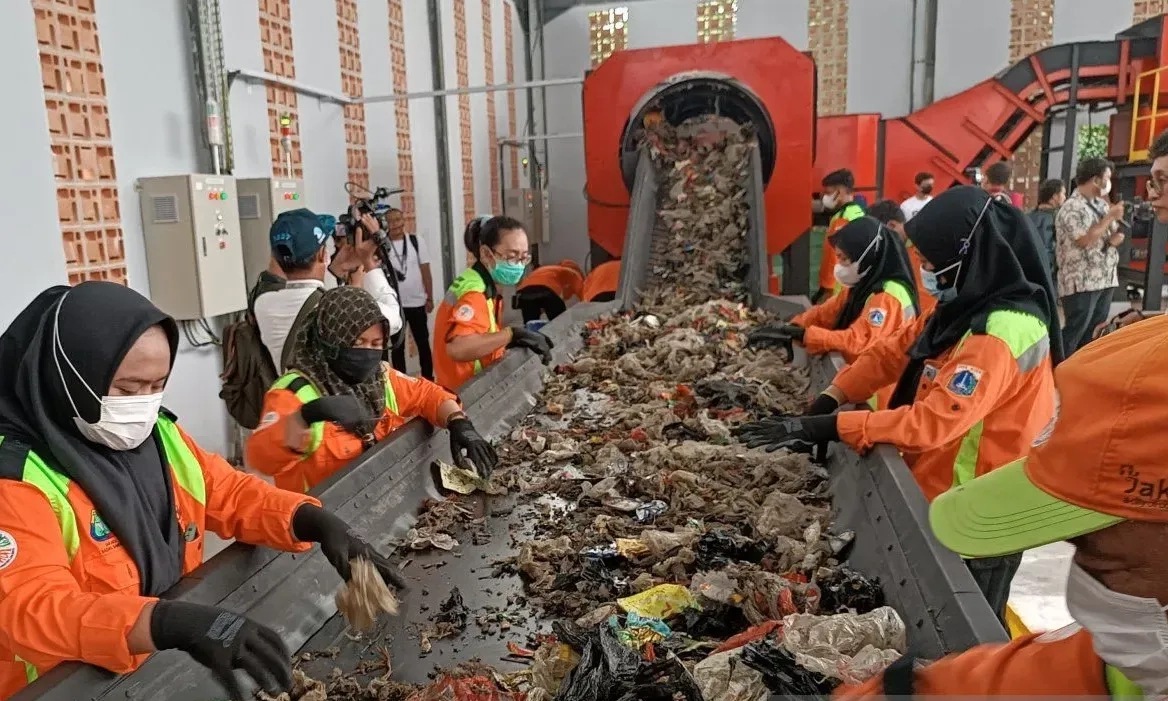 <p>Pertamina, Hyundai, Dan Pemprov Jabar Bakal Olah Sampah Jadi Hidrogen</p>