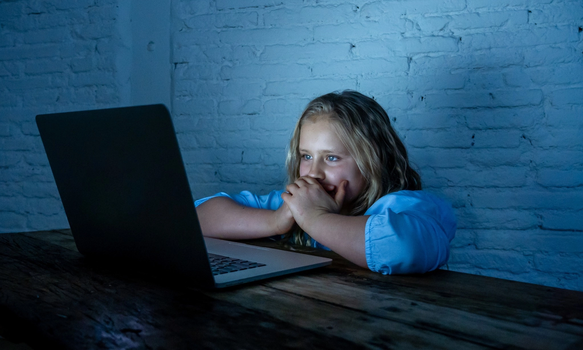 <p>Anak Sering Main Gawai Sejak Kecil, Awas Autisme Virtual</p>