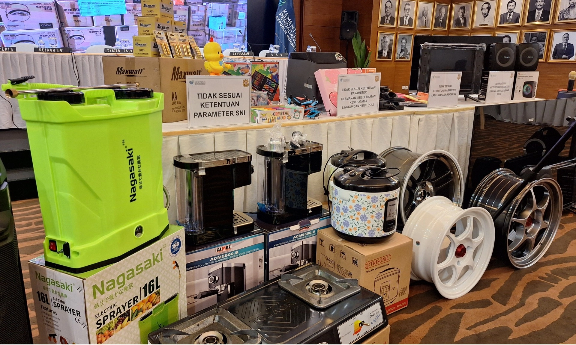 <div dir="auto" id="isPasted">Masih Ada, Kemendag Temukan Lagi Produk Tak Sesuai Ketentuan Rp15 M</div>