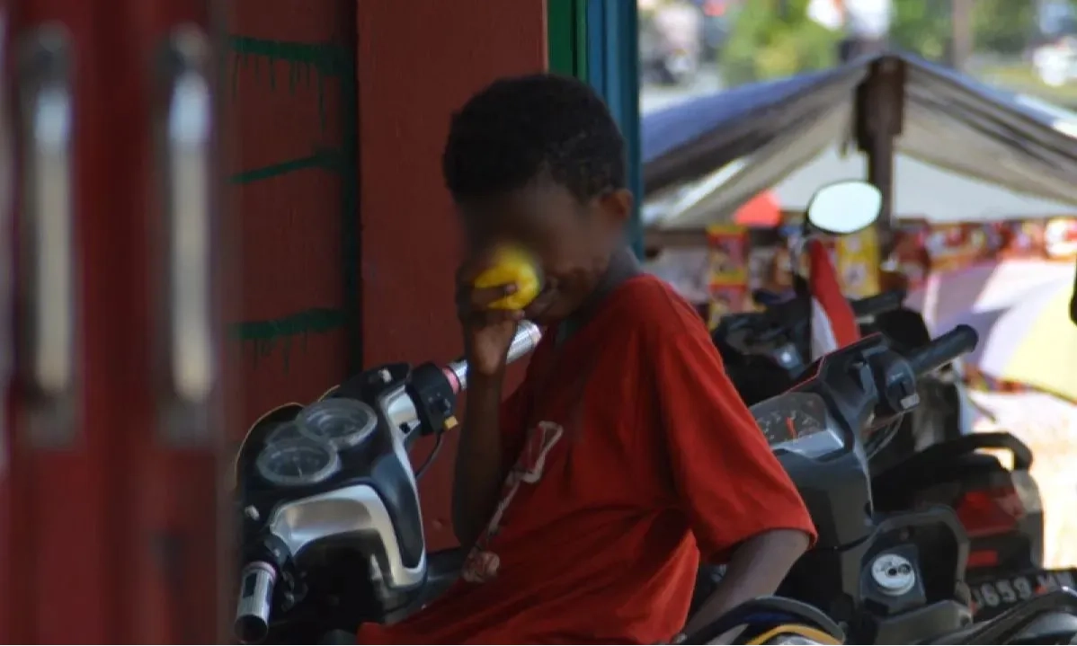 <p>Lem <em>Aibon&nbsp;</em>Tak Bisa Sembarang Dijual Di Wilayah Ini</p>