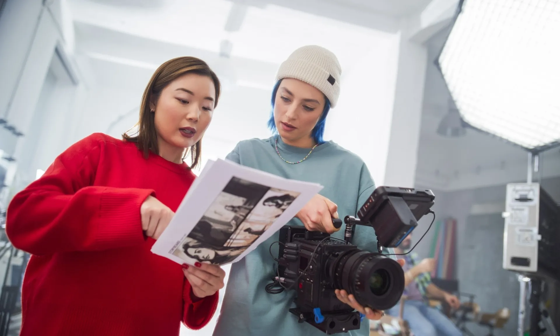 <p id="isPasted"><em>Intimacy Coordinator&nbsp;</em>Dalam Produksi Film Indonesia Masa Kini</p><p><br></p>