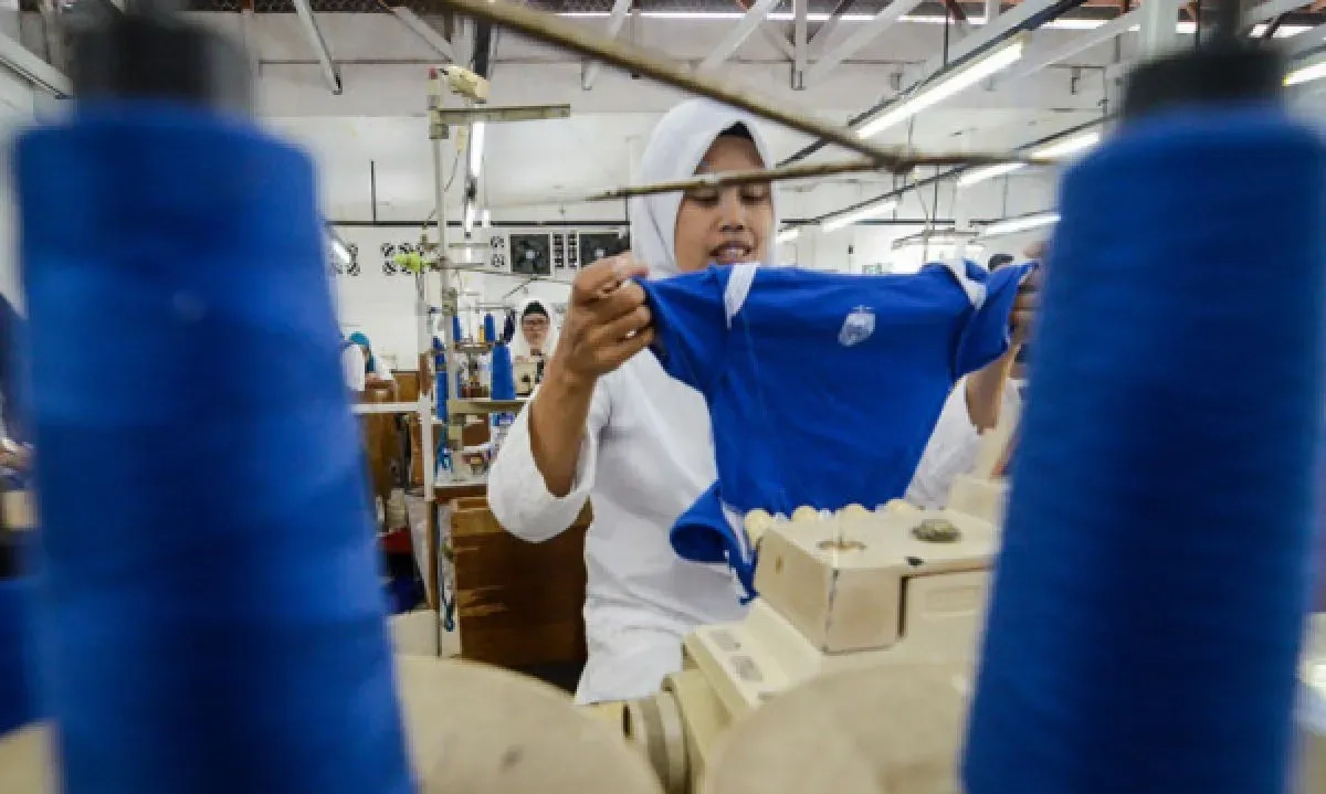 <p>Meski Menjanjikan, OJK Imbau Perbankan Hati-hati Salurkan Kredit Industri TPT</p>