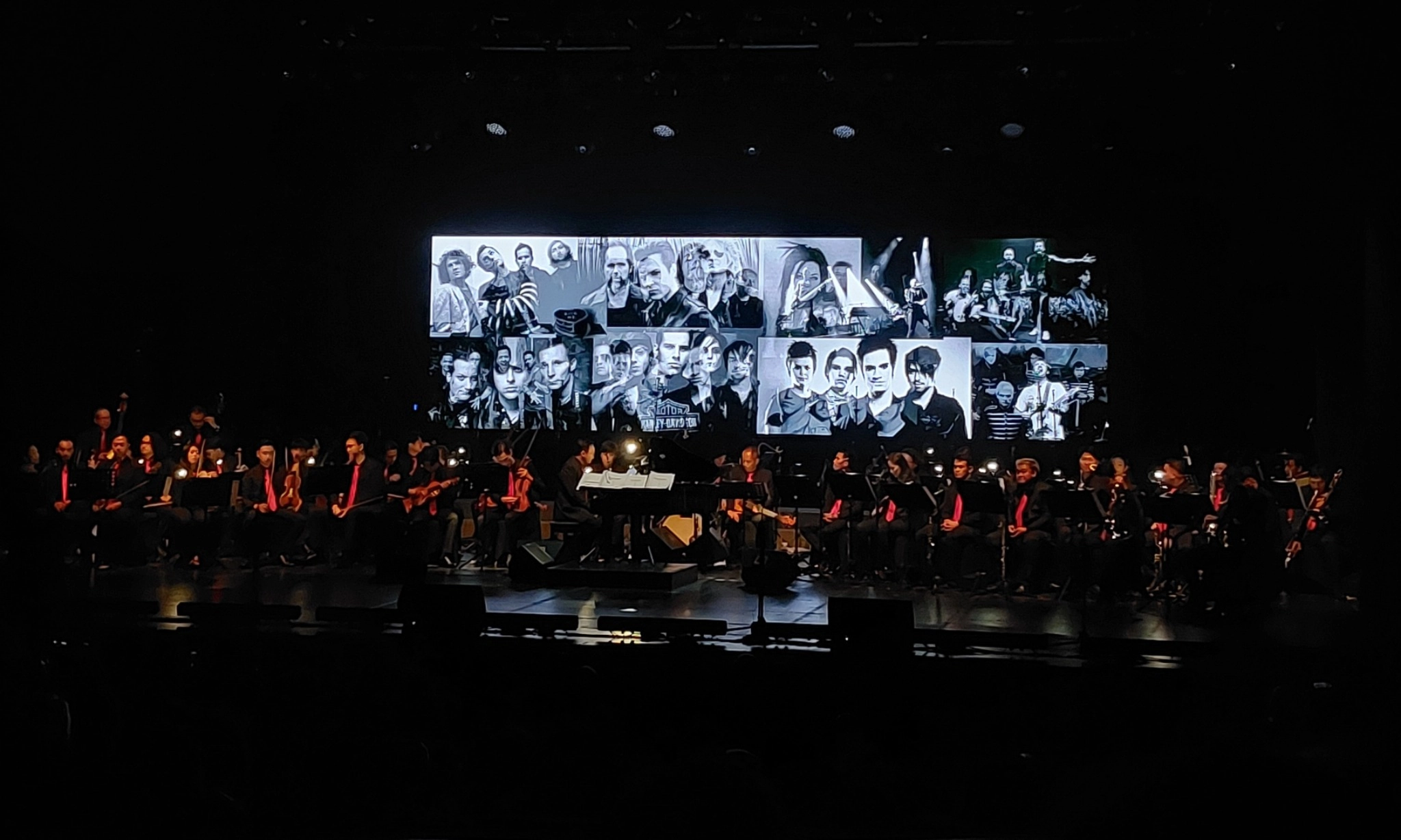 <p>Nostalgia Kejayaan Emo Di &quot;An EMOrchestra: Welcome to The Black Symphony Orchestra&quot;</p>