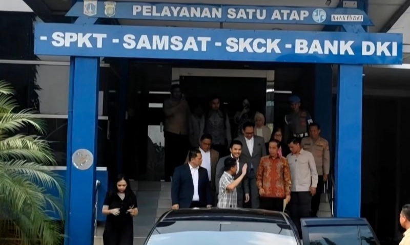 <p>Jokowi Lapor Kisruh Ijazah Palsu Ke Polda Metro Jaya</p>