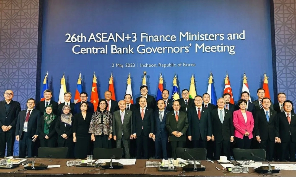 <p id="isPasted">ASEAN+3 Perkuat Kerja Sama Kawasan Di Tengah Ketidakpastian Global</p>