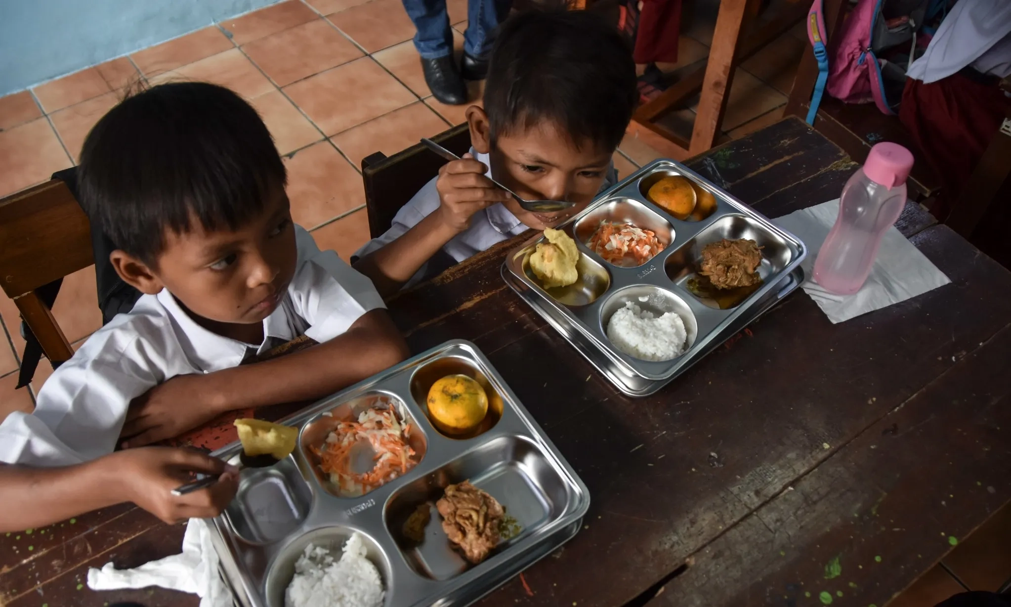 <p>Makan Bergizi Gratis Diusul Dikelola Sekolah</p>