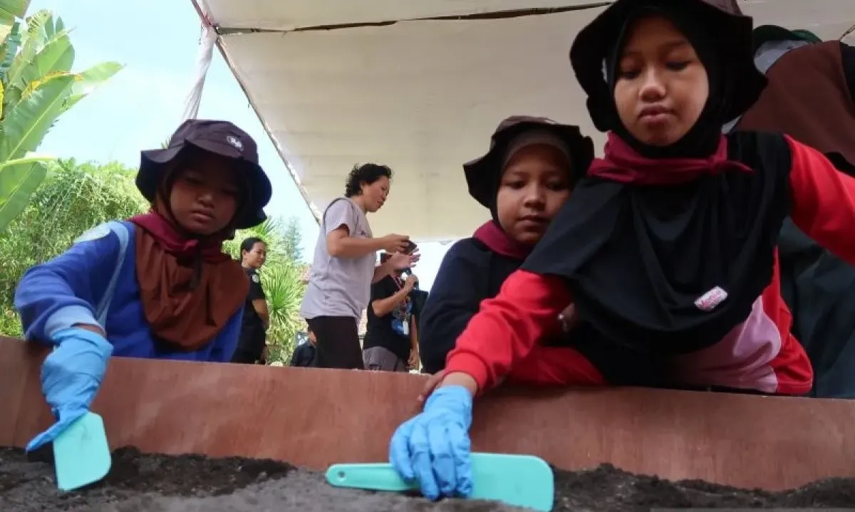 <p>Mengupayakan Masa Depan Cerah Dengan Pembelajaran Ekstra</p>