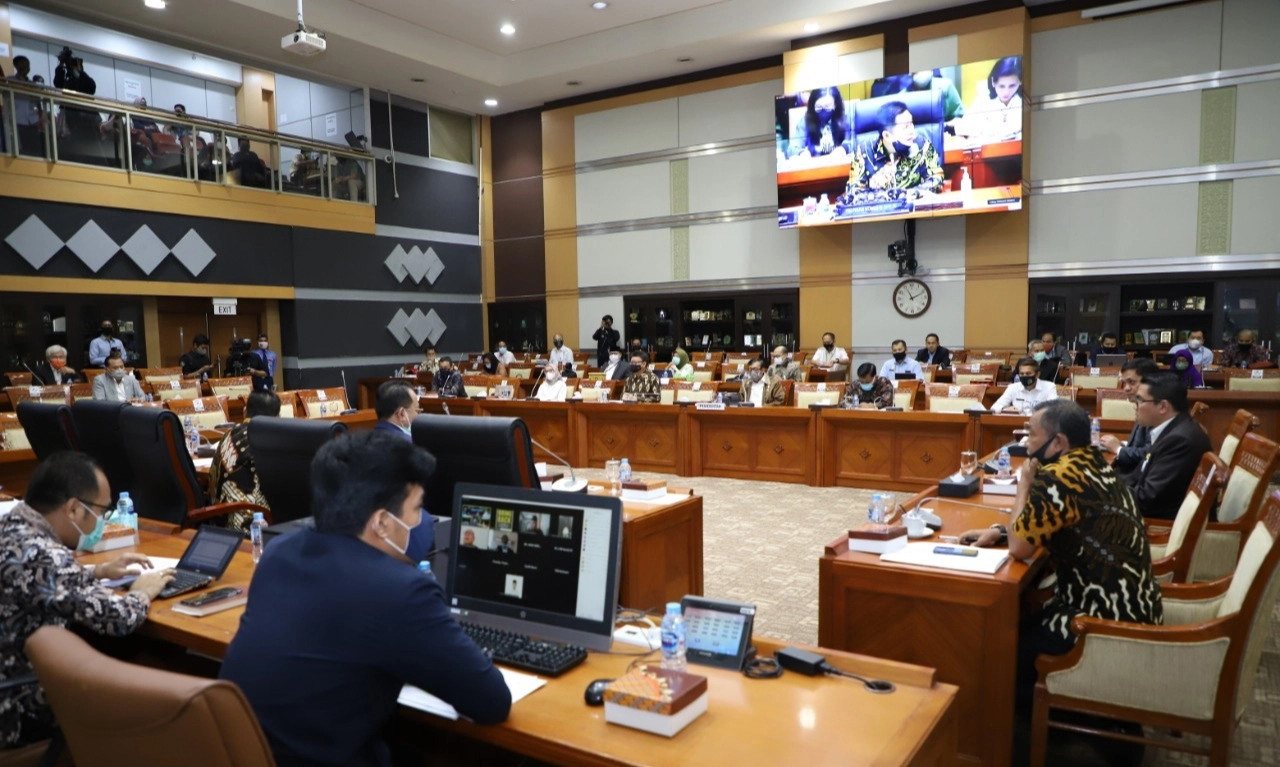 <p>MK Diminta Putuskan Rapat DPR Wajib di Gedung DPR&nbsp;</p>
