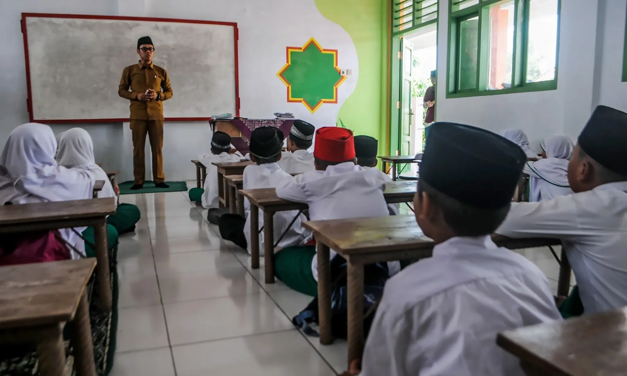 <p>Insentif Guru Non-ASN RA Dan Madrasah Cair Juni 2025</p>