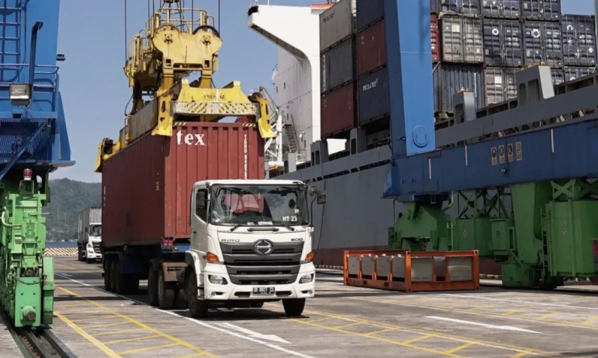 <div dir="auto" id="isPasted">Pemerintah Waspadai Indonesia Jadi Transit Barang China Ke AS</div>