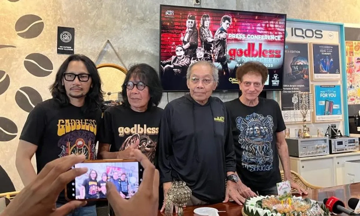 <p>Pertama Kali, God Bless Konser Akustik</p>