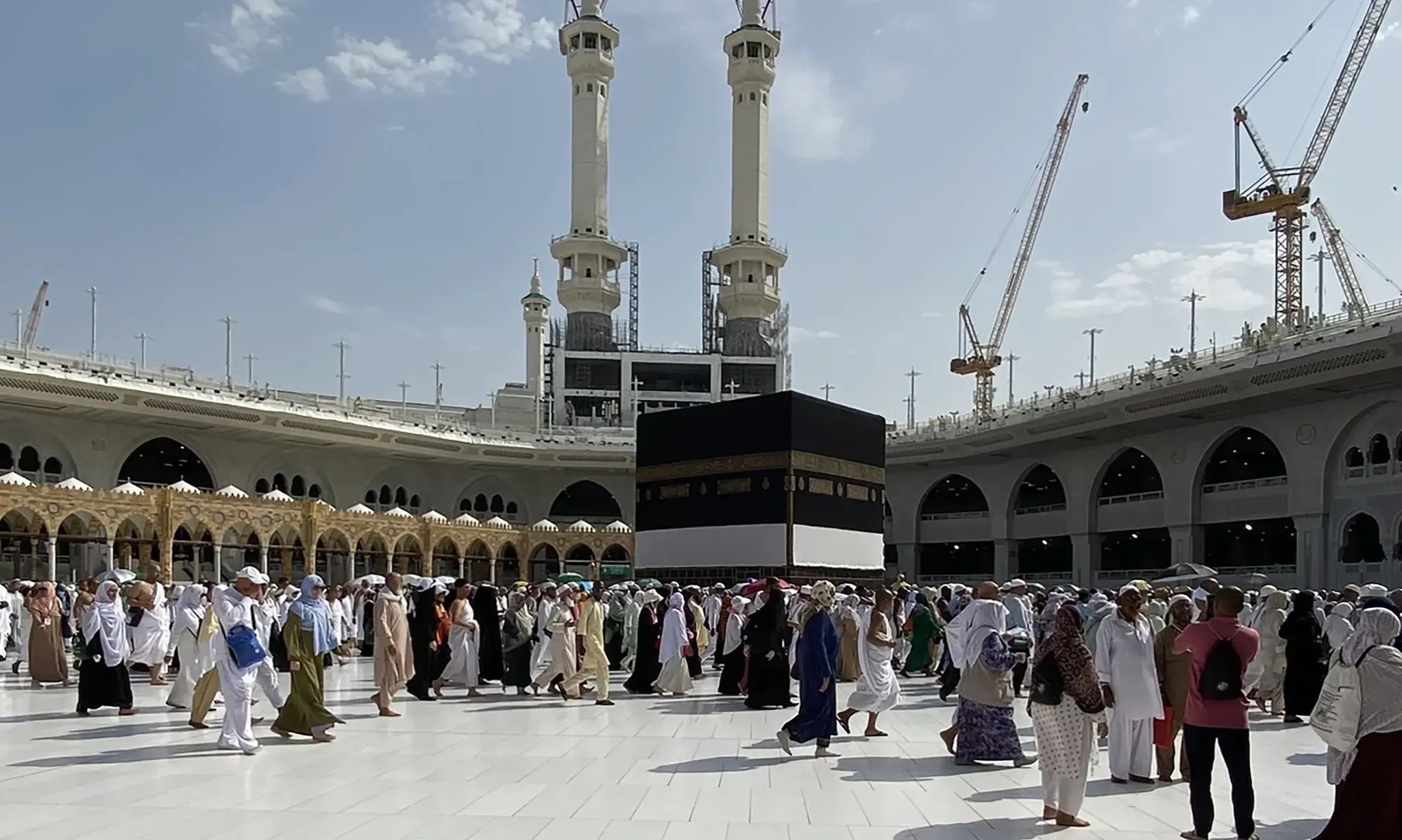 <p>Saran Bagi Jemaah Haji Mengatasi <em>Heatstroke</em></p>