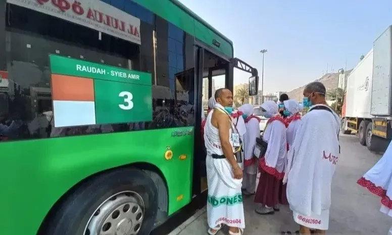 <p>Bus Shalawat Untuk Jemaah Haji Beroperasi 24 Jam</p>