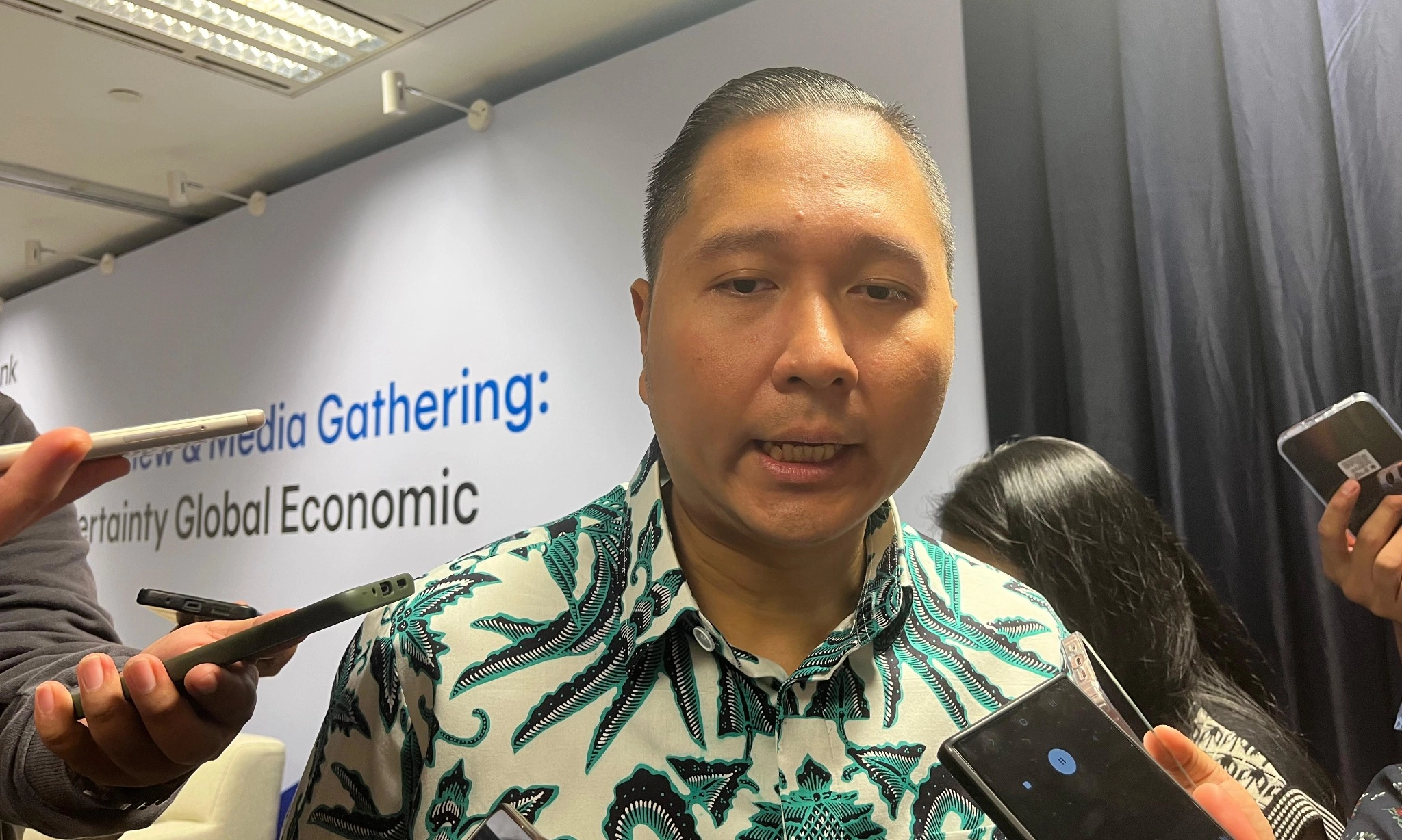 <p id="isPasted">Utang <em>Paylater</em> Capai Rp22,78 T, Ekonom Ingatkan Potensi Gagal Bayar</p>