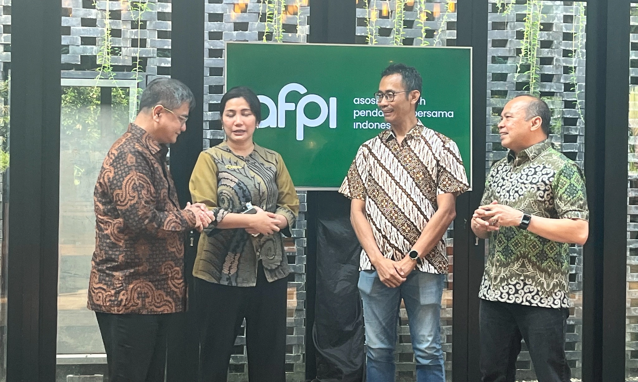 <p>Penuhi Panggilan KPPU, AFPI Bantah Kartel Bunga Pinjol</p>